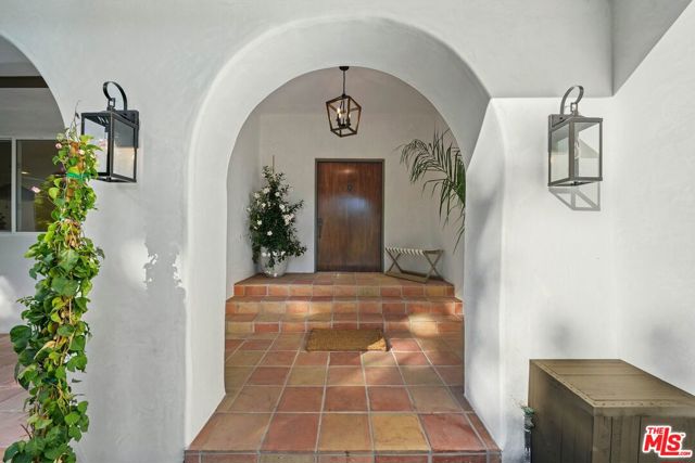 431 Montana Circle, Ojai CA: https://media.crmls.org/mediaz/20601002-0f68-428d-b5a8-e029f89e6680.jpg