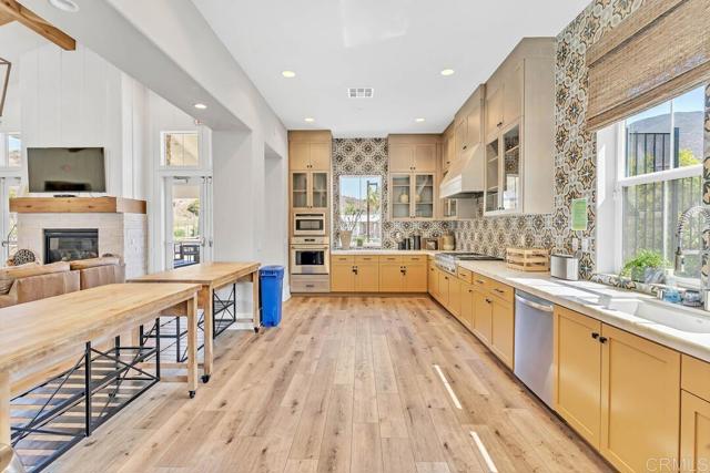 35805 E Shetland Hls, Fallbrook CA: https://media.crmls.org/mediaz/20603bbb-c89b-4b1b-ad24-5894a6e99bb2.jpg