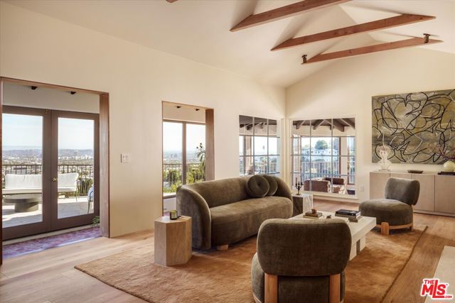 6911 Los Tilos Road, Los Angeles CA: https://media.crmls.org/mediaz/20606760-f817-4671-bc1b-617c2f628746.jpg