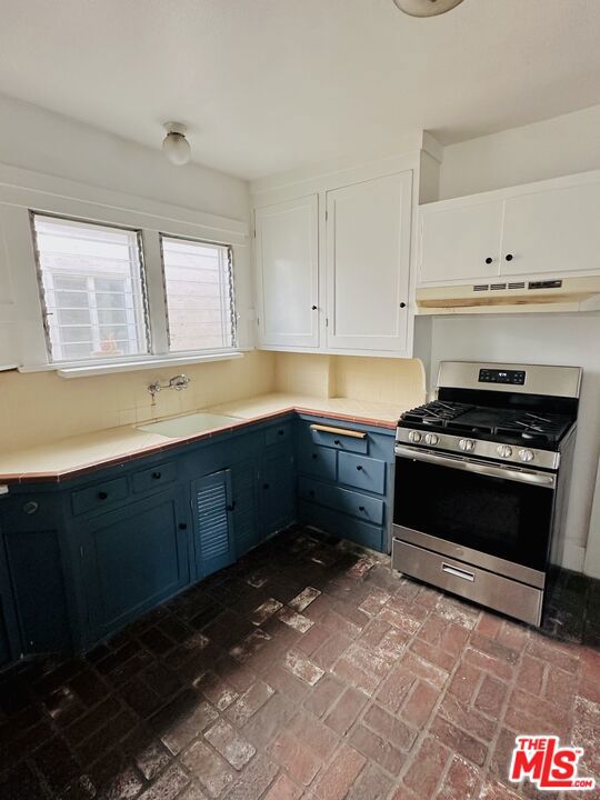6425 E Ocean Boulevard, Long Beach CA: https://media.crmls.org/mediaz/206099b9-b769-45f9-b124-bdbe71862e8e.jpg