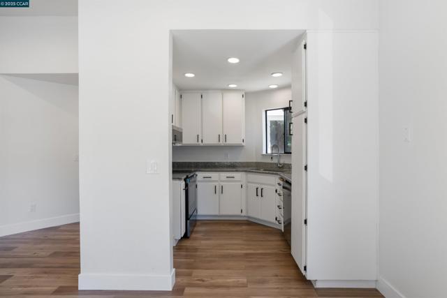 802 Dover, Hercules CA: https://media.crmls.org/mediaz/20614dee-f121-41a7-b349-1e4368848bc9.jpg