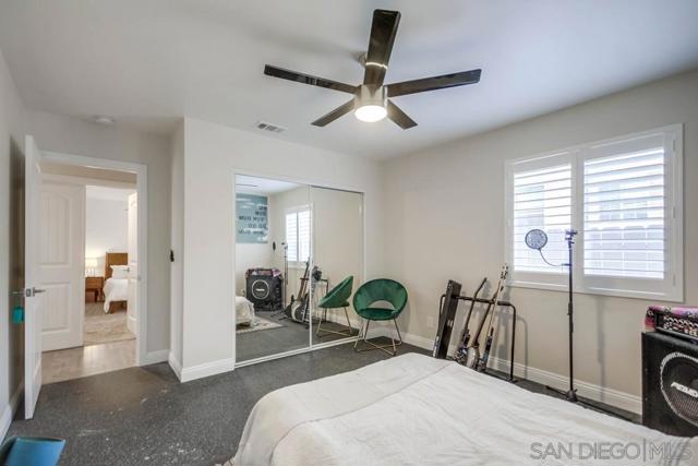 7832 Cinnabar Dr, La Mesa CA: https://media.crmls.org/mediaz/2061e104-4e56-48a0-b847-bf7d8af92af5.jpg