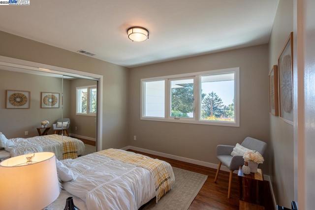 2818 Steinmetz Way, Oakland CA: https://media.crmls.org/mediaz/20622ce6-5150-4816-afeb-b8f55162c650.jpg