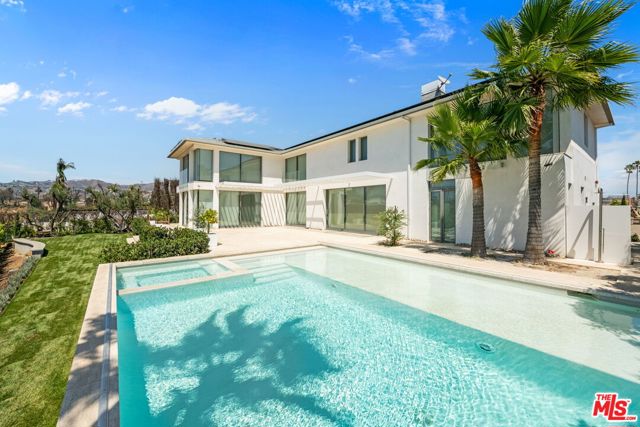 623 Alma Real Drive, Pacific Palisades CA: https://media.crmls.org/mediaz/206333d4-583b-4767-b1e2-ce3824d834b4.jpg