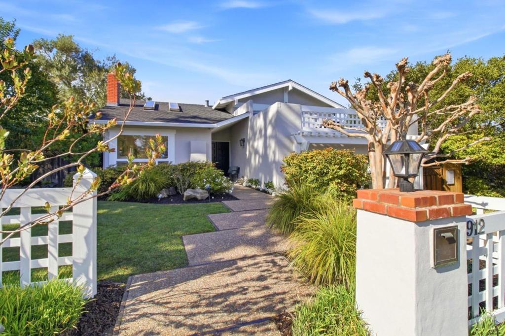 1912 Los Altos Drive