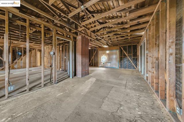 11201 Lochard Street, Oakland CA: https://media.crmls.org/mediaz/2063ab30-ec15-48f6-b40c-e889c956f1d5.jpg