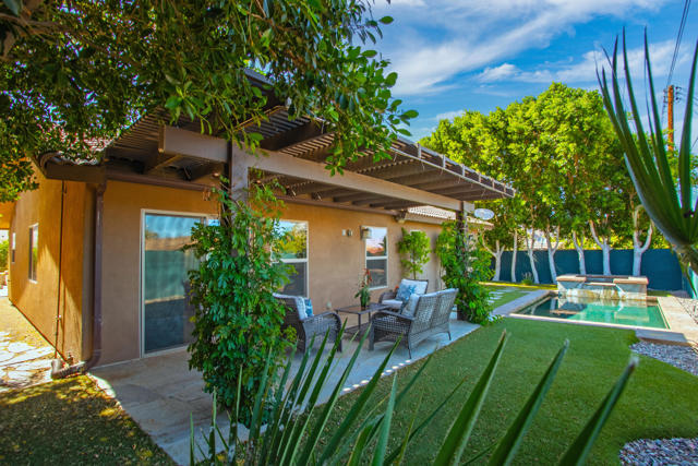52540 Avenida Juarez, La Quinta CA: https://media.crmls.org/mediaz/2063b7dc-bbcd-4036-add4-159409baa062.jpg