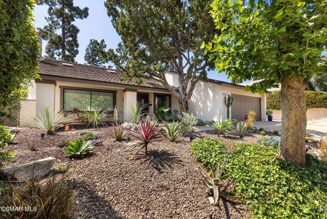 1932 Summer Cloud Drive, Thousand Oaks CA: https://media.crmls.org/mediaz/2063d8b2-665e-4f36-807a-05a47e79d530.jpg