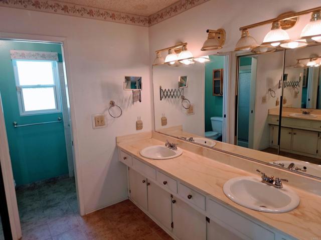 Detail Gallery Image 9 of 15 For 497 Vista Del Escuela, El Cajon,  CA 92019 - 3 Beds | 2 Baths