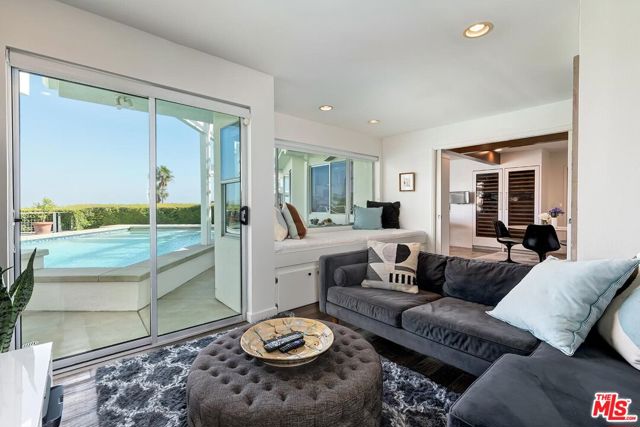 2224 Hercules Drive, Los Angeles CA: https://media.crmls.org/mediaz/2066408f-d85f-4a75-8fb0-da8b9bb6bf33.jpg