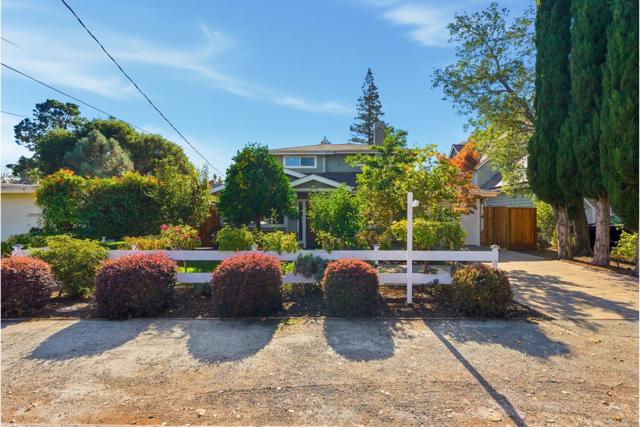 3776 La Donna Avenue, Palo Alto CA: https://media.crmls.org/mediaz/2066da71-c44f-478e-a8a8-f882d4befee1.jpg