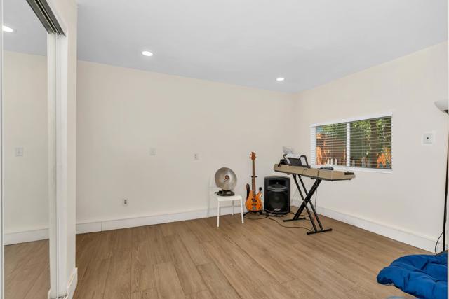 1005 W 8th Street, Merced CA: https://media.crmls.org/mediaz/20675625-413a-426c-8295-418e6dd7ebb6.jpg