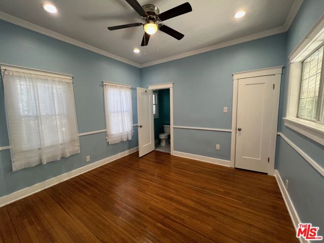 560 N Irving Boulevard, Los Angeles CA: https://media.crmls.org/mediaz/20675a4f-8d62-4d1c-b434-072afa833881.jpg