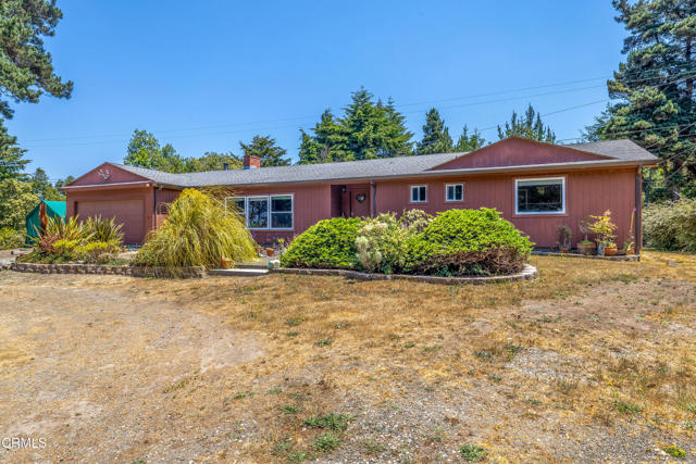 Detail Gallery Image 3 of 32 For 18841 Lahmon Ln, Fort Bragg,  CA 95437 - 3 Beds | 2 Baths