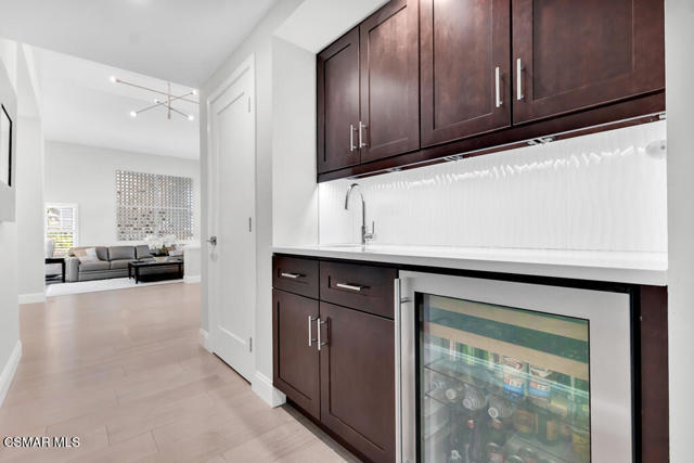 751 Lynnmere Drive, Thousand Oaks CA: https://media.crmls.org/mediaz/20687d6c-9a61-407c-8af3-fe5a98074ad1.jpg