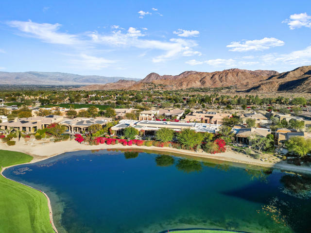 203 Kiva Drive, Palm Desert CA: https://media.crmls.org/mediaz/206ae474-46d0-4c8c-a71a-a67260547e84.jpg