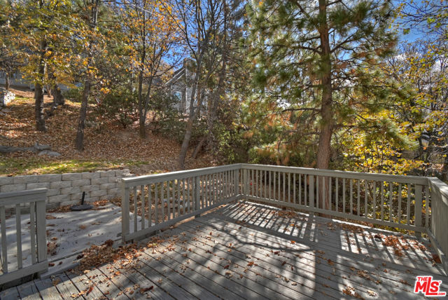 28665 Zion Drive, Lake Arrowhead CA: https://media.crmls.org/mediaz/206b4801-9b6a-46d2-995d-772b26b728f0.jpg