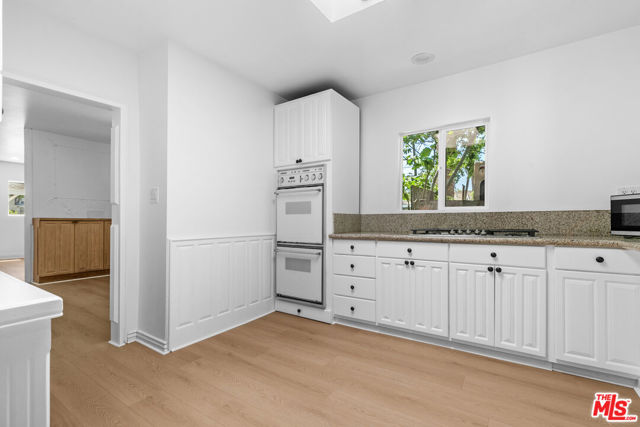 3915 1/2 S Budlong Avenue, Los Angeles CA: https://media.crmls.org/mediaz/206ba605-d346-4445-b9d7-6d241e18b6f6.jpg