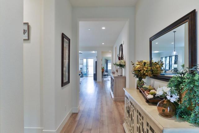 2102 White Oak Drive, Hollister CA: https://media.crmls.org/mediaz/206c431b-bc2c-46ab-95da-c9cf9f4cd992.jpg