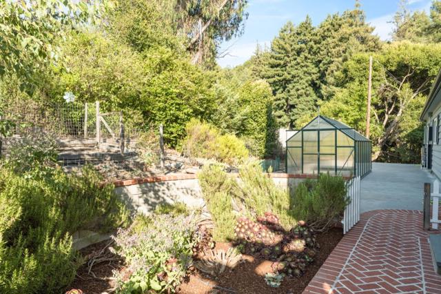 3785 Glen Haven Road, Soquel CA: https://media.crmls.org/mediaz/206d7b8b-2480-4d58-abd6-d4664ccaf0b2.jpg