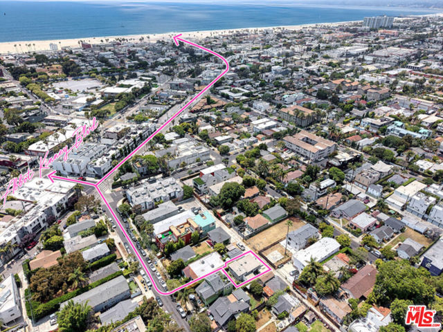 519 1/2 San Juan Avenue, Venice CA: https://media.crmls.org/mediaz/206dd1d2-3efd-4828-999a-edf50db031e9.jpg