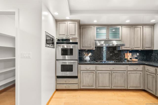5838 Yokohama Ct, San Diego CA: https://media.crmls.org/mediaz/206e2cb1-01b7-4727-a585-4edba794bd9d.jpg