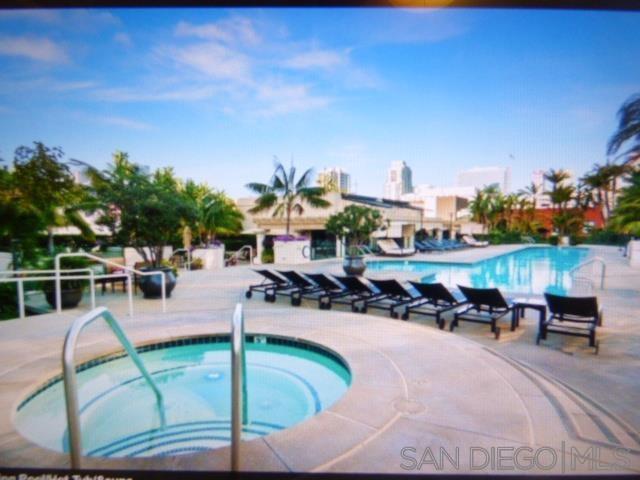 100 Harbor Dr, San Diego CA: https://media.crmls.org/mediaz/206e6a85-5e2f-4ab9-8ee6-760208d666e8.jpg