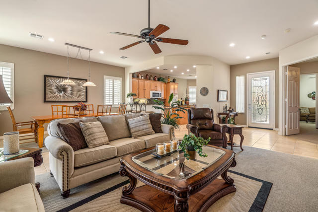 80132 Avenida Santa Olivia, Indio CA: https://media.crmls.org/mediaz/206e9b10-369e-40a6-ba40-e95cc43c8213.jpg