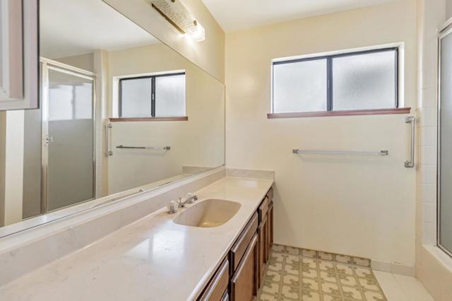 2643 Garfield Street, San Mateo CA: https://media.crmls.org/mediaz/206eafcf-8627-4295-bc91-80c05b05667f.jpg