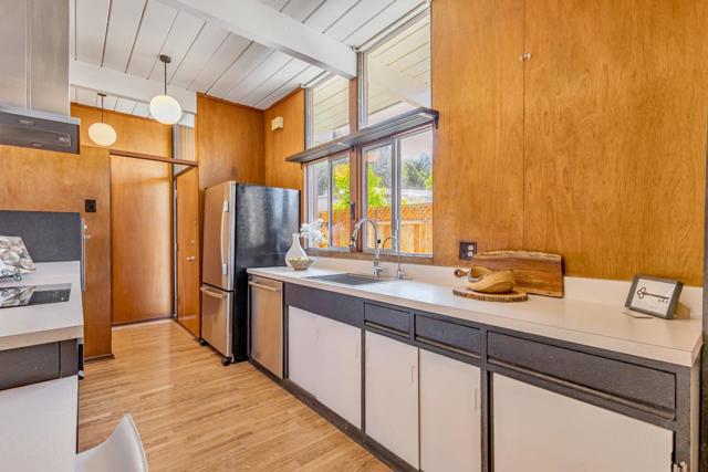 1664 Eleanor Drive, San Mateo CA: https://media.crmls.org/mediaz/206ed85b-cc4b-4af8-a066-e17ef48ff9c7.jpg