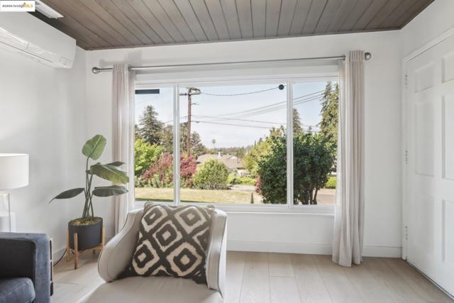 22882 Upland Way, Hayward CA: https://media.crmls.org/mediaz/206f1534-3d3c-4d70-8193-e1d64182c0c3.jpg