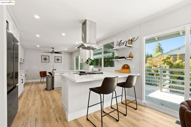 3459 Pinewood Dr, Hayward CA: https://media.crmls.org/mediaz/206ff80c-0dd5-4536-9bf4-e01207692dfb.jpg