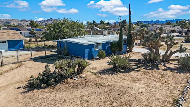 7517 Alaba Avenue, Yucca Valley CA: https://media.crmls.org/mediaz/20701730-78e4-4771-a5a9-83f8ab05ce27.jpg