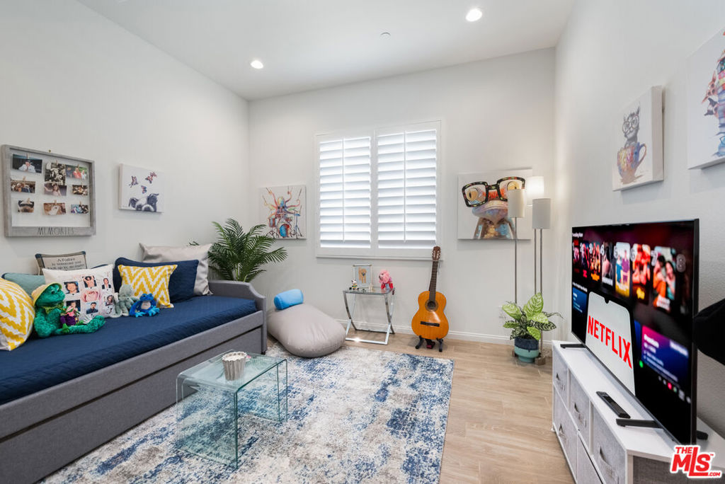 MLS #25615411 image #20