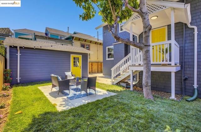 812 Foothill Blvd, Oakland CA: https://media.crmls.org/mediaz/207218d0-18c0-4195-a5bc-36a0226a7aba.jpg