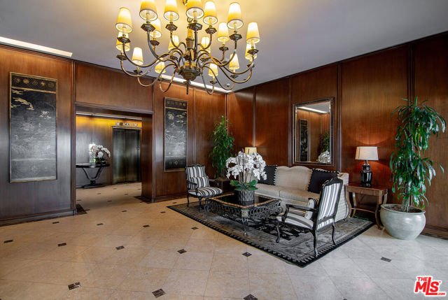 10550 Wilshire Boulevard, 503 photo 3