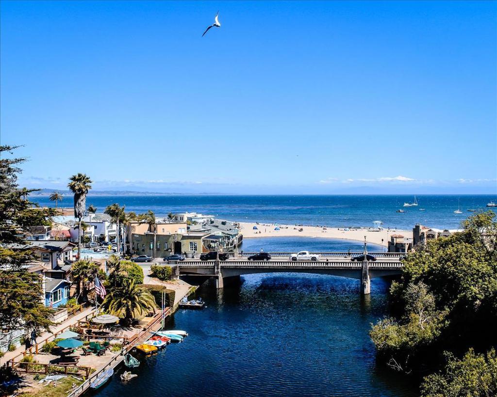 2073164E 7848 4997 Bc27 17Bf9Ac1021C 2082 Wharf Road, Capitola, Ca 95010 &Lt;Span Style='BackgroundColor:transparent;Padding:0Px;'&Gt; &Lt;Small&Gt; &Lt;I&Gt; &Lt;/I&Gt; &Lt;/Small&Gt;&Lt;/Span&Gt;