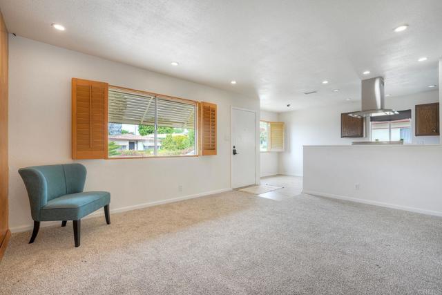 Detail Gallery Image 11 of 47 For 3607 Frenzel Cir, Oceanside,  CA 92056 - 2 Beds | 2 Baths