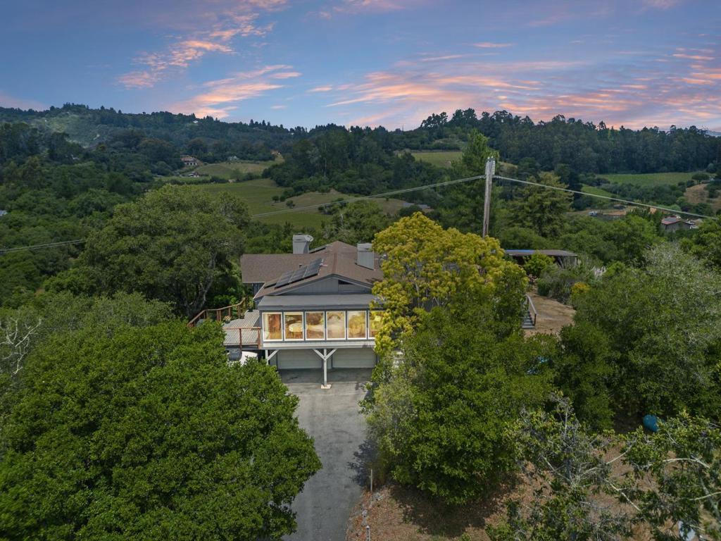 1044 Pleasant Valley Road