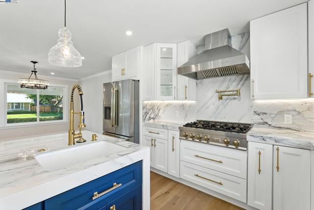 5701 Lewis Way, Concord CA: https://media.crmls.org/mediaz/2073a9cf-e5e5-4e0e-95c7-5ece42920c3c.jpg
