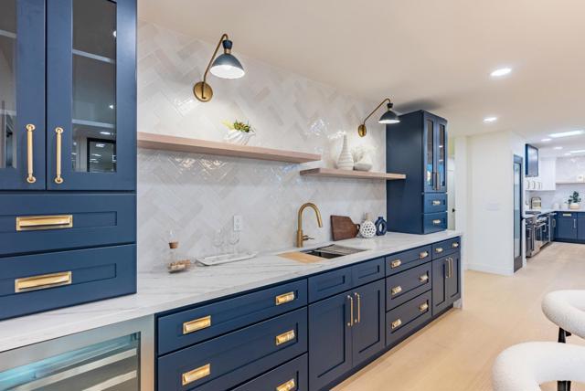 2083 Louise Lane, Los Altos CA: https://media.crmls.org/mediaz/2073d027-3d12-4cbd-ab3f-7aeb3b528541.jpg