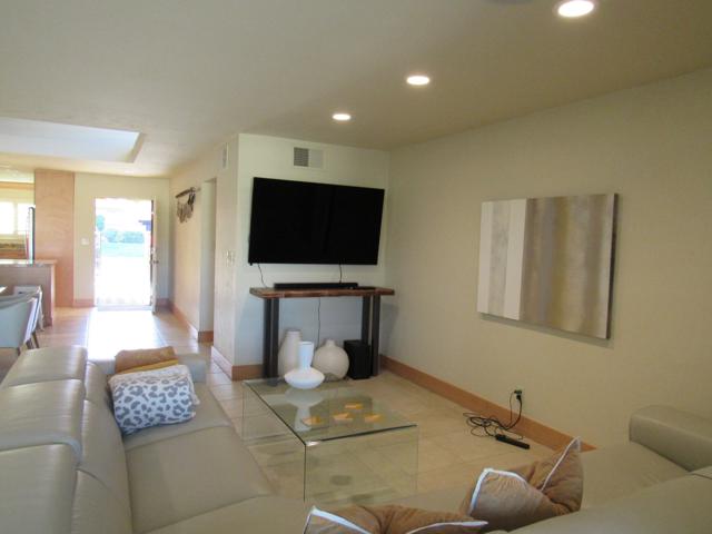 48440 Racquet Lane, Palm Desert CA: https://media.crmls.org/mediaz/2073d32e-7ffd-4a23-94f8-61c1e0eabd11.jpg