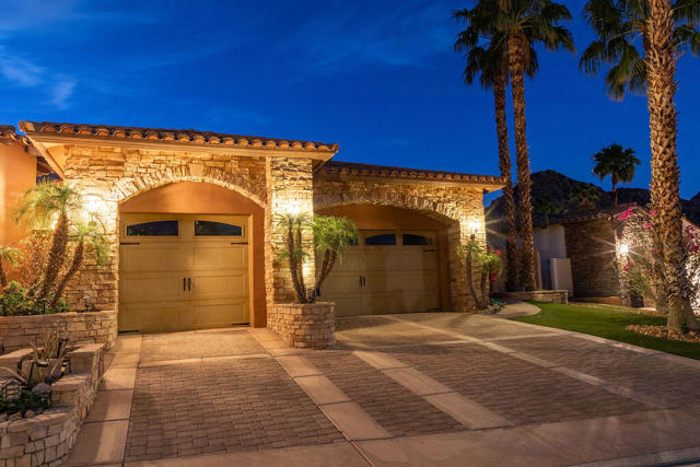 77170 Casa Del Sol, La Quinta CA: https://media.crmls.org/mediaz/20761c6e-f535-467f-9ed5-81d38102c599.jpg