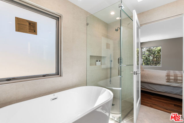 805 Norumbega Drive, Monrovia CA: https://media.crmls.org/mediaz/20772a52-cdb9-48c2-8bb5-3c4ec7b8cd45.jpg