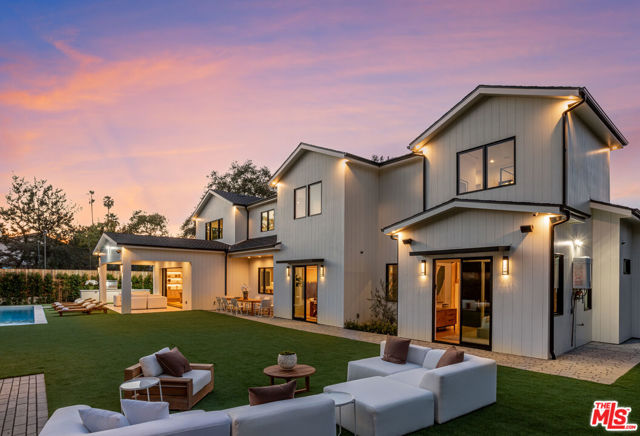 17228 Otsego Street, Encino CA: https://media.crmls.org/mediaz/207761f9-25fe-42f1-bd65-bc43c26a51d8.jpg