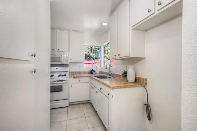 Detail Gallery Image 13 of 31 For 4564 Quailridge Dr, Oceanside,  CA 92056 - 2 Beds | 1 Baths