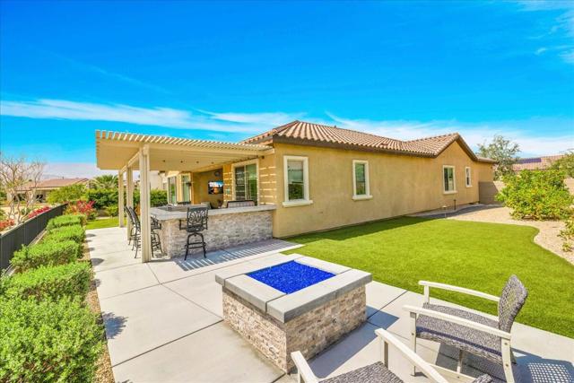 72 Barolo, Rancho Mirage CA: https://media.crmls.org/mediaz/2077fd0f-d310-4b86-85a5-d338c555518e.jpg