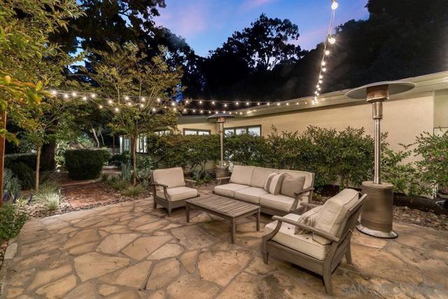 15035 El Camino Real, Del Mar CA: https://media.crmls.org/mediaz/20793591-7ee8-4124-a1b7-3fb3628f15bf.jpg