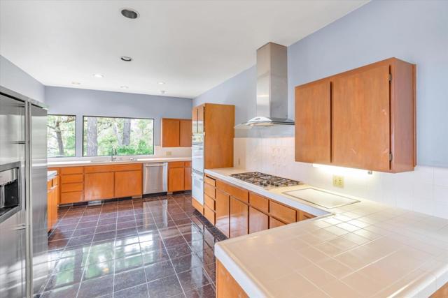 81 Corona Road, Carmel CA: https://media.crmls.org/mediaz/207958c0-82aa-4a0c-a628-376a915be698.jpg