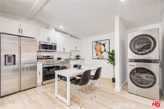 1856 W 14th Street, Los Angeles CA: https://media.crmls.org/mediaz/20799023-e24c-4458-9970-323df3a24503.jpg